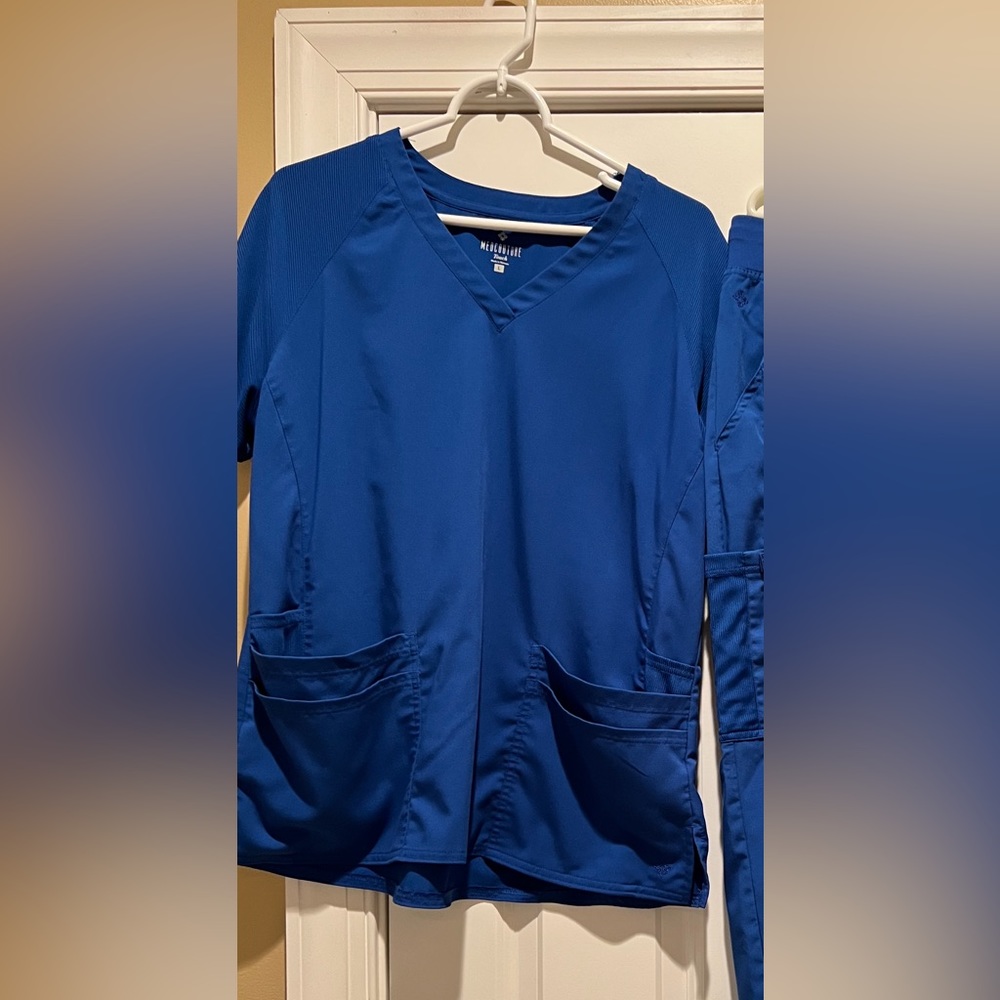 Med Couture Touch Royal Scrub Top